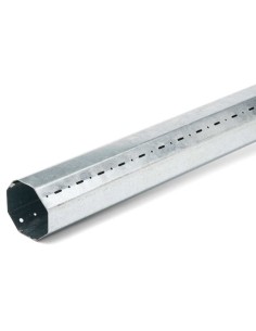 Tubo octogonal de caras planas de 60 mm de diámetro y 0,4 mm de grosor. Fabricado en acero galvanizado. Se sirve en tiras de 3 m