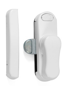 Cierre de presión reversible para contraventanas. Posibilidad de múltiple posicionamiento gracias a los distanciadores simétrico