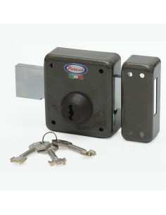 Cilindro acorazado con protección antitaladro y antiganzúa.
170.000 combinaciones con pitones antitaladro adicionales.
Se sumini