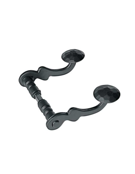 Juego de manillas realizadas en acero, pintado con pintura de poliéster negro. Se suministra con tornillos de fijación a juego. 